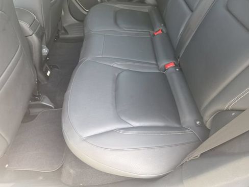 Used 2019 Jeep Renegade Limited w/ Safety and Security Group AWD/4WD image 28