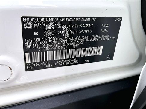 Used 2021 Toyota RAV4 XLE AWD/4WD image 37