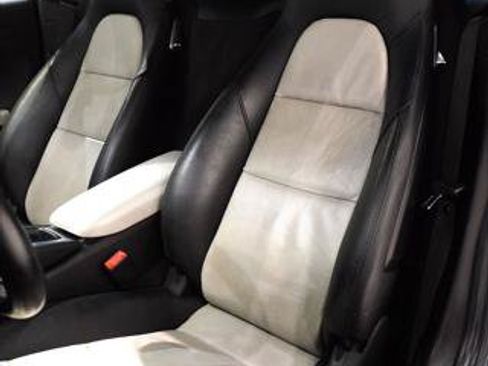 Used 2018 Porsche 718 Cayman RWD image 16