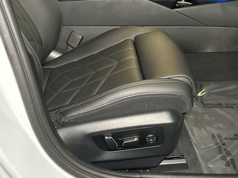 Used 2024 BMW 530i xDrive image 13