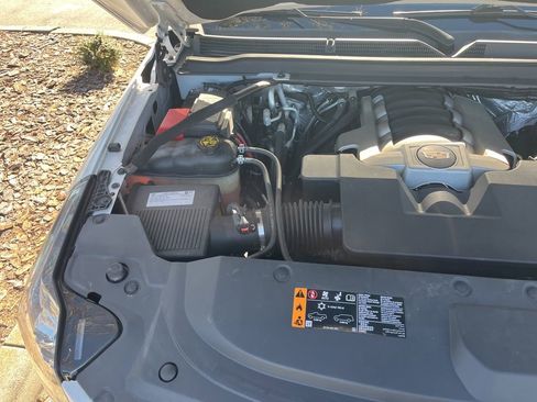 Used 2018 Cadillac Escalade Luxury image 37