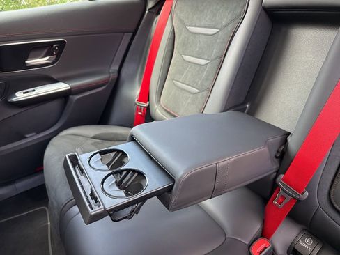 Certified 2025 Mercedes-Benz GLC 43 AMG 4MATIC image 18