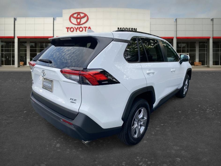 Certified 2025 Toyota RAV4 XLE AWD/4WD image 5