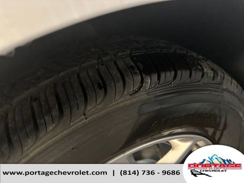 Used 2024 Chrysler Pacifica Touring-L FWD image 30