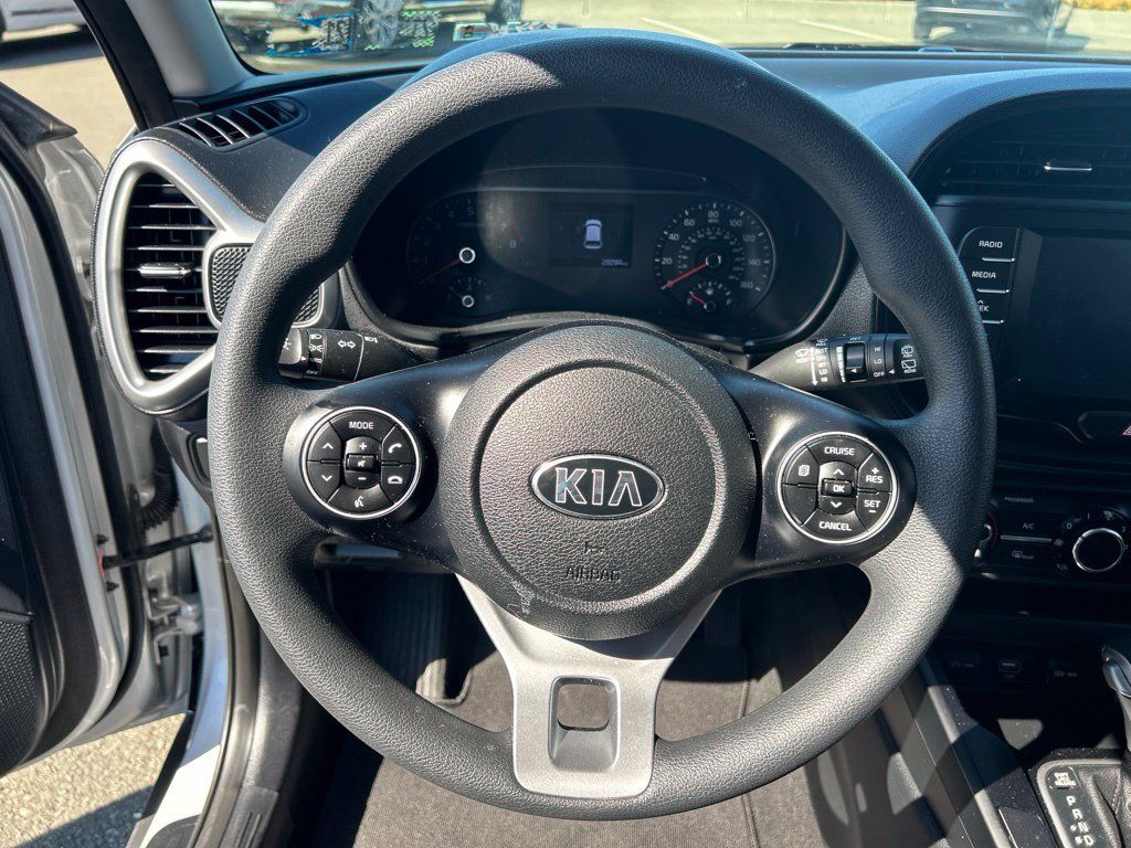 Used 2021 Kia Soul LX FWD image 17