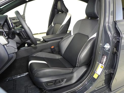 Used 2025 Toyota Camry SE FWD image 21
