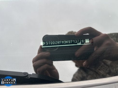 Used 2019 Toyota Highlander Limited Platinum w/ Protection Package #3 image 10