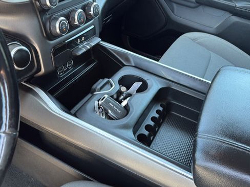 Used 2020 RAM 1500 Big Horn AWD/4WD image 19