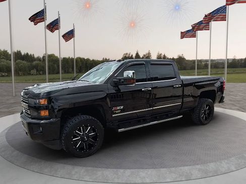 Used 2019 Chevrolet Silverado 2500 LTZ w/ Duramax Plus Package AWD/4WD image 5