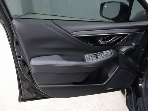 Used 2025 Subaru Outback Limited image 13