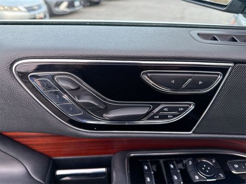Used 2023 Lincoln Navigator Reserve image 14