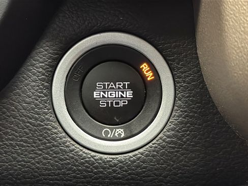 Used 2022 RAM 1500 Laramie AWD/4WD image 21
