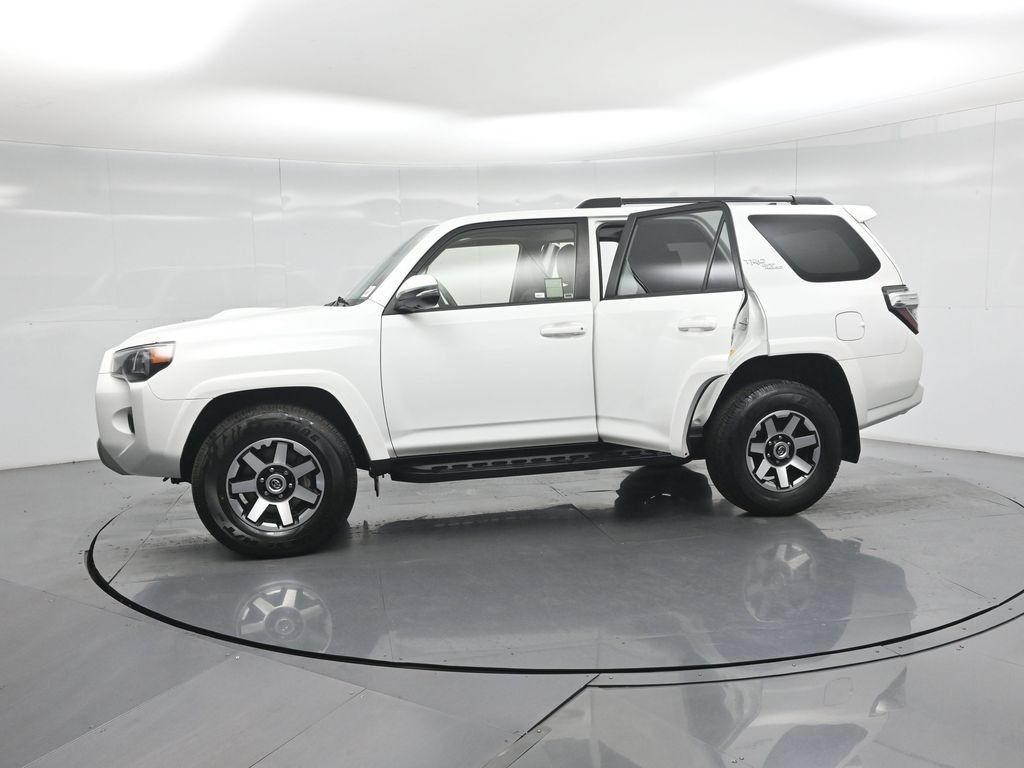 Used 2022 Toyota 4Runner TRD Off-Road Premium AWD/4WD image 36