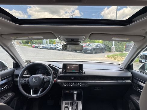 Used 2025 Honda CR-V EX image 5