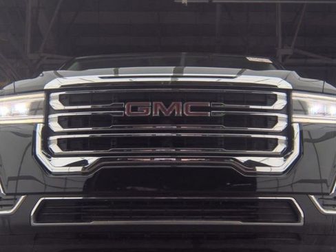 Used 2023 GMC Acadia SLE w/ Driver Convenience Package image 3