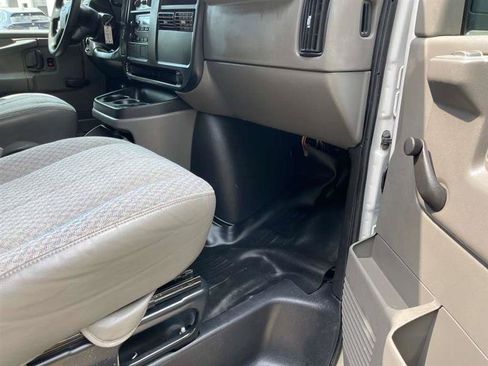 Used 2007 Chevrolet Express 3500 Extended RWD image 34