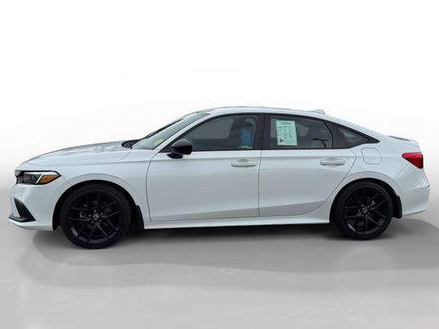 Used 2022 Honda Civic Sport image 2