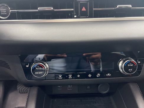 Used 2024 Mitsubishi Outlander FWD image 41