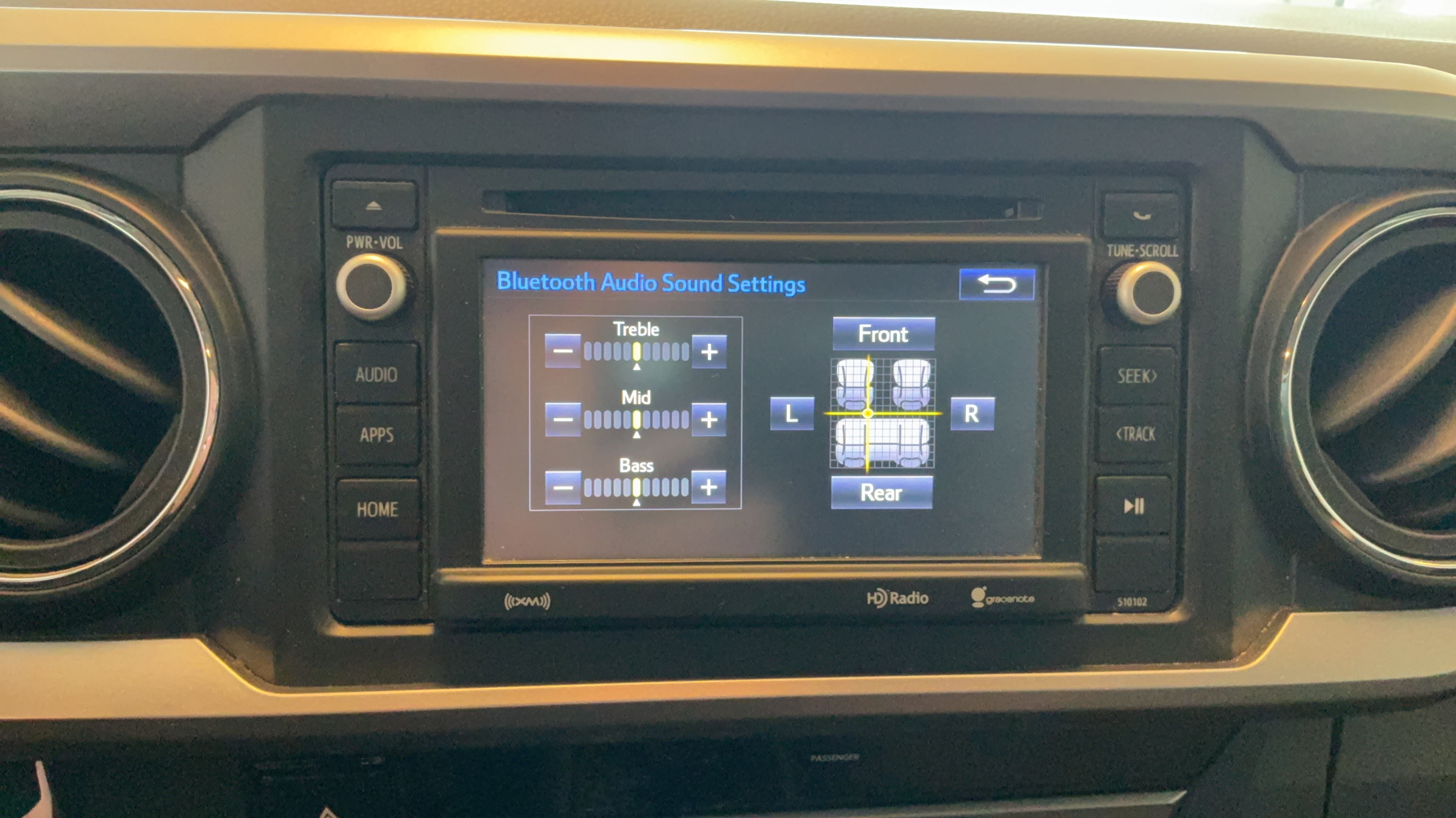 Used 2016 Toyota Tacoma SR5 w/ SR5 Appearance Package (SN) RWD image 17
