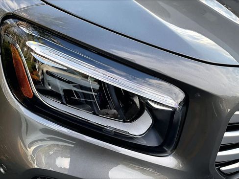 Used 2026 Mercedes-Benz GLB 250 4MATIC image 27