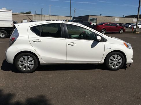 Used 2013 Toyota Prius C Three FWD image 7