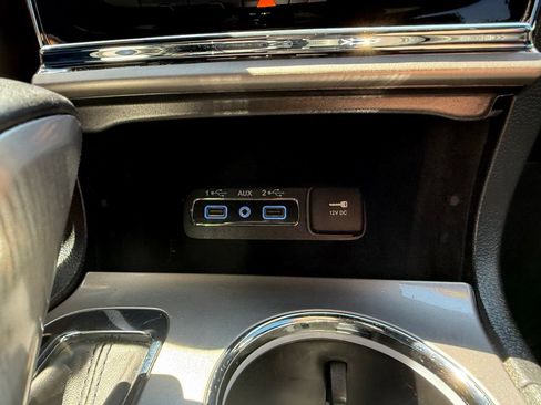 Used 2022 Jeep Grand Cherokee Laredo X AWD/4WD image 17