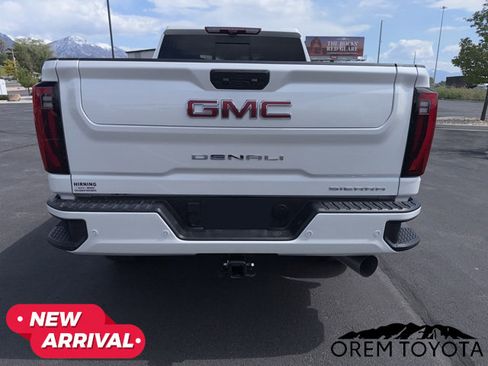 Used 2024 GMC Sierra 2500 Denali w/ Denali Reserve Package AWD/4WD image 5