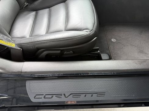 Used 2006 Chevrolet Corvette Convertible w/ 3LT w/ Preferred Equipment Group RWD image 41