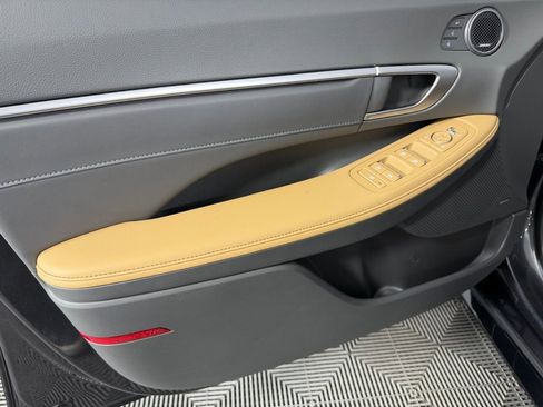 Used 2025 Hyundai Sonata Limited image 28