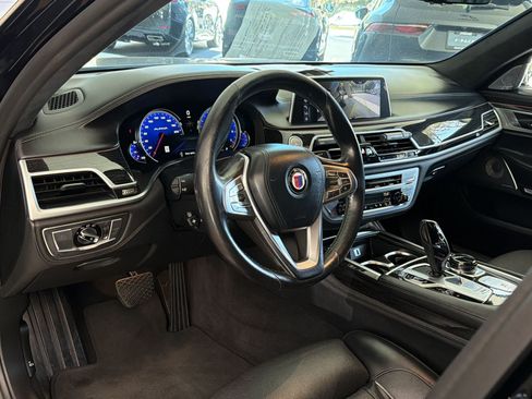 Used 2017 BMW ALPINA B7 xDrive AWD/4WD image 4