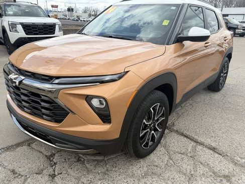 Used 2024 Chevrolet TrailBlazer ACTIV w/ Driver Confidence Package image 1