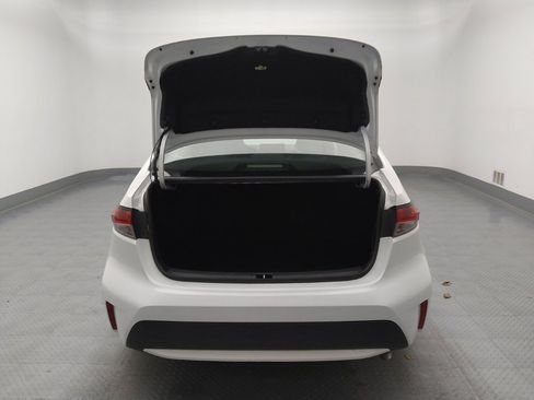 Used 2022 Toyota Corolla LE image 29