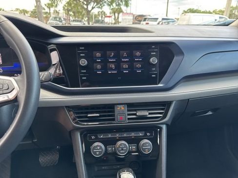 Used 2024 Volkswagen Taos SE image 25