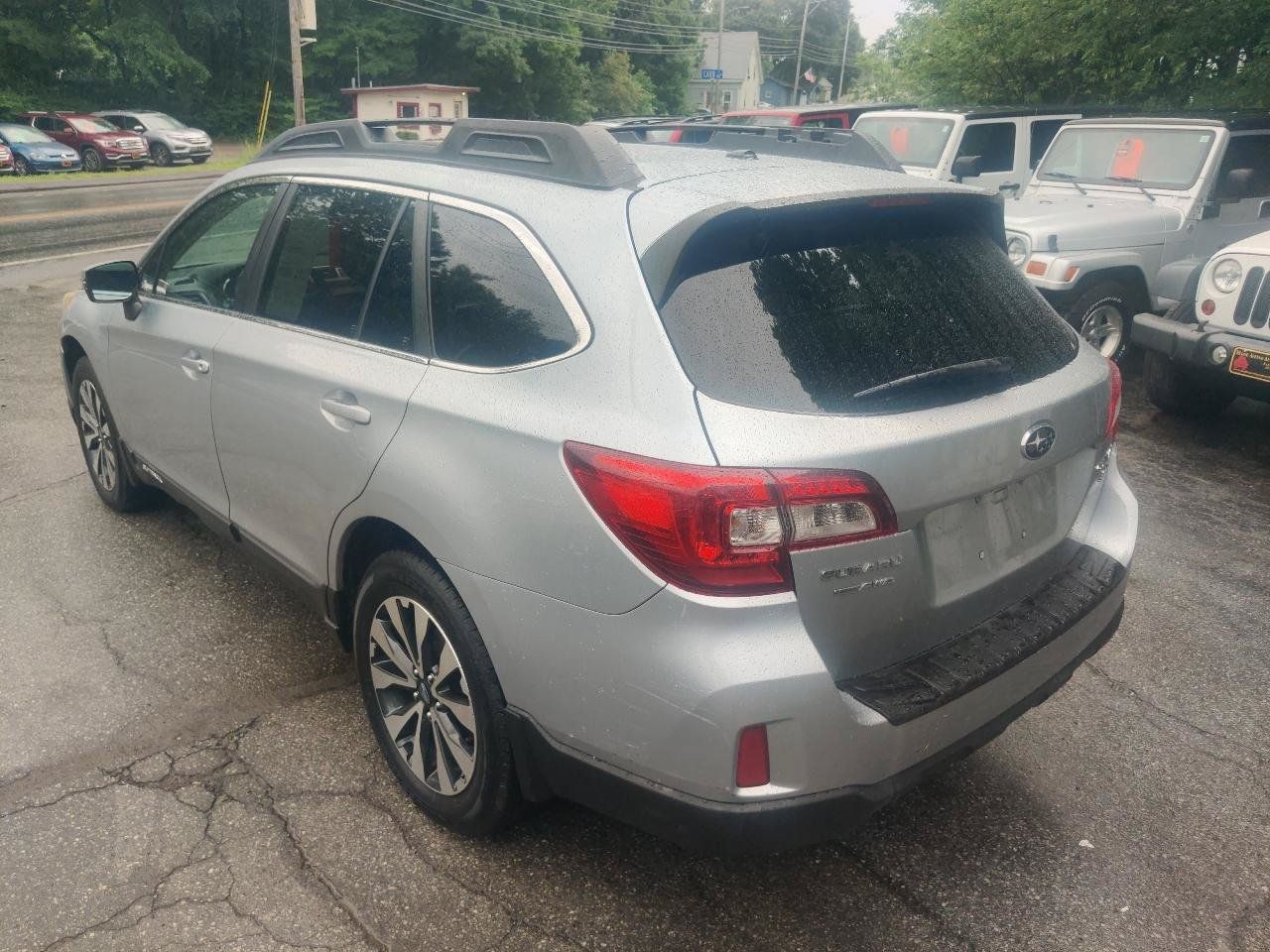 Used 2015 Subaru Outback 3.6R Limited AWD/4WD image 4
