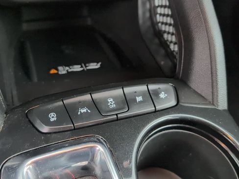 Used 2023 Chevrolet TrailBlazer RS w/ Sun and Liftgate Package FWD image 32