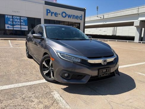 Used 2018 Honda Civic Touring image 1