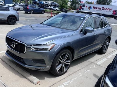 Used 2018 Volvo XC60 T5 Momentum w/ Convenience Package AWD/4WD image 4