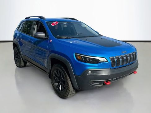 Used 2019 Jeep Cherokee Trailhawk AWD/4WD image 3
