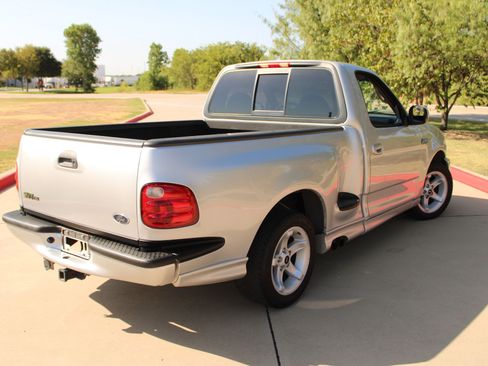 Used 2000 Ford F150 Lightning RWD image 14