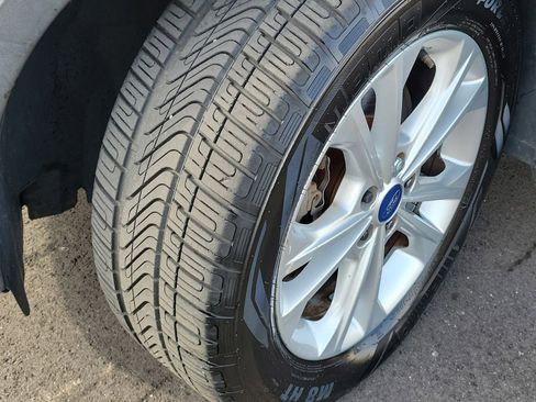 Used 2017 Ford Escape SE image 11