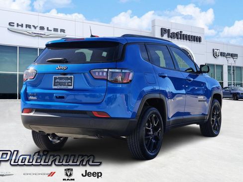 New 2026 Jeep Compass Latitude image 5