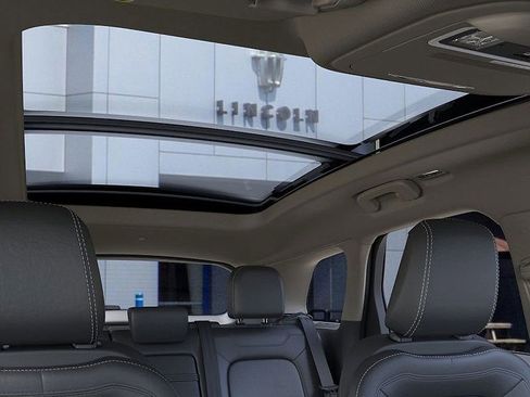 New 2026 Lincoln Corsair Premiere image 22