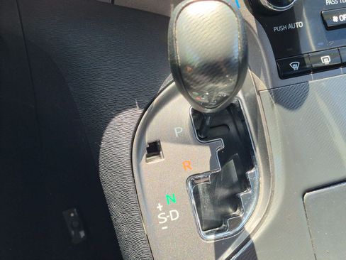 Used 2013 Toyota Venza LE AWD/4WD image 26