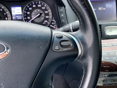 Used 2015 INFINITI Q70 3.7 w/ Deluxe Touring Package image 25