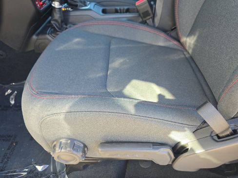 New 2026 Jeep Wrangler Rubicon w/ Xtreme 35 Tire Package image 29