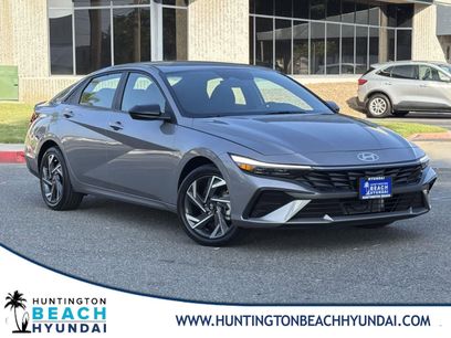 Used 2025 Hyundai Elantra SEL w/ Cargo Package