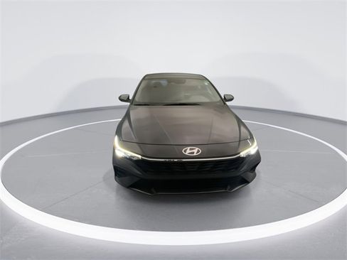 Used 2024 Hyundai Elantra SEL image 7