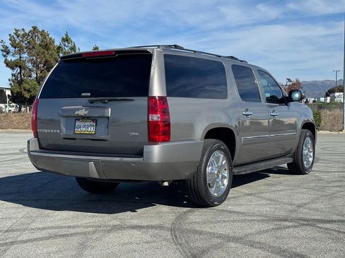 Used 2009 Chevrolet Suburban LTZ image 7