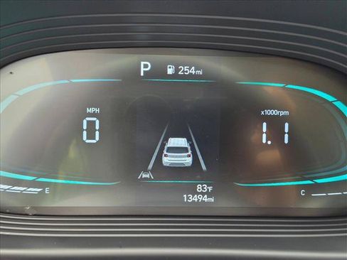 Certified 2025 Hyundai Venue SE FWD image 12
