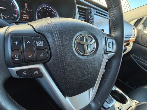 Used 2015 Toyota Highlander Limited image 28